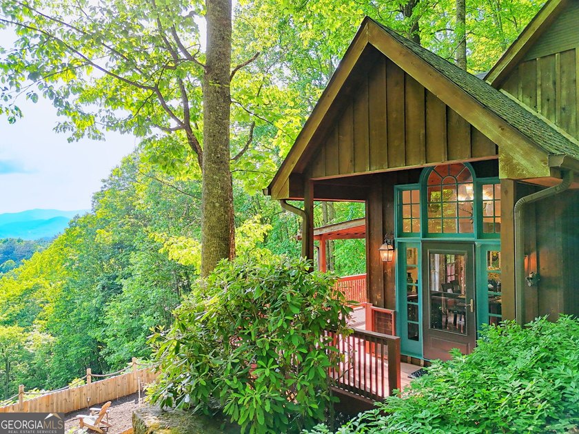 The Ultimate High-Elevation Retreat: Perched high above the - photo 6