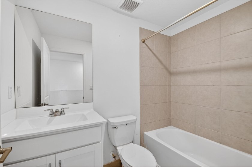 Modern Lakeside Living in Lake Worth | Gated Community 6933 - photo 38