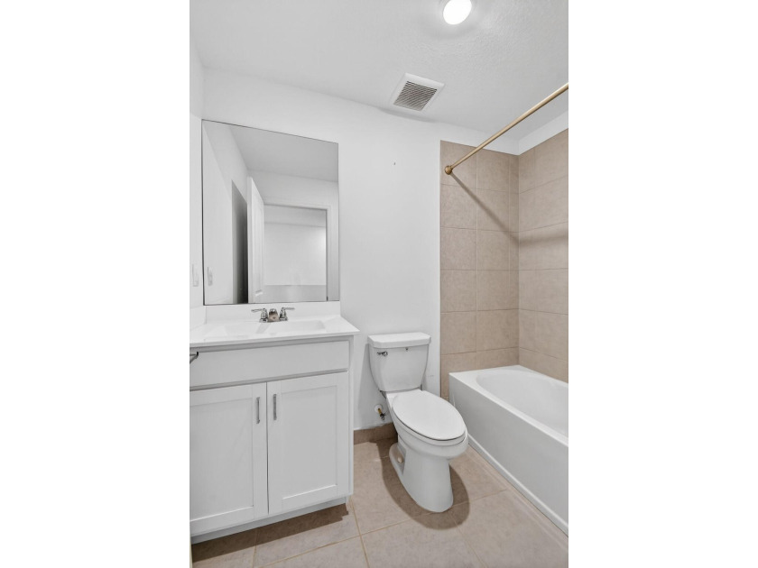 Modern Lakeside Living in Lake Worth | Gated Community 6933 - photo 40