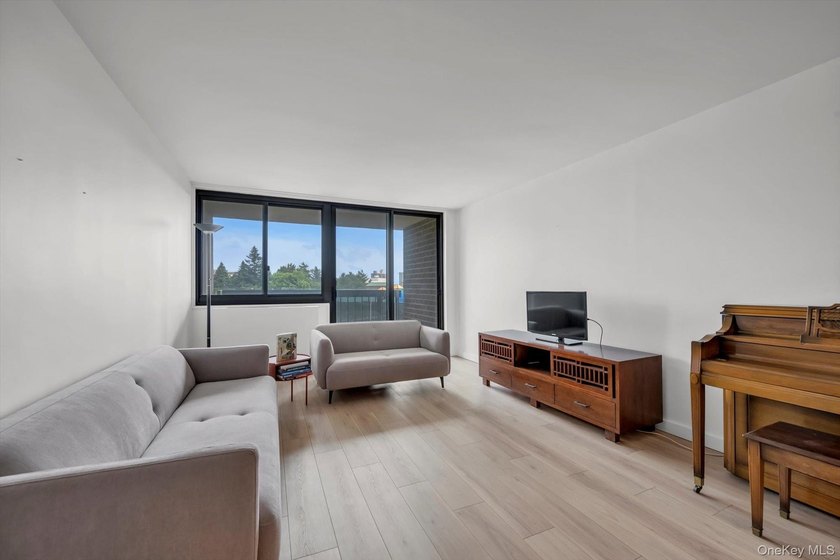 Spacious 1 bedroom unit with an urban vibe that features many - photo 3