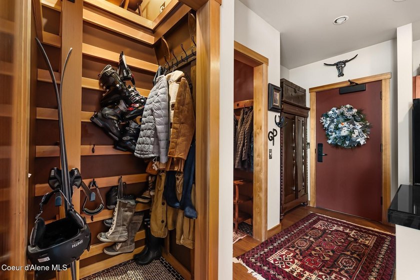 Ski-in/ski-out White Pine condo located in the heart of - photo 11