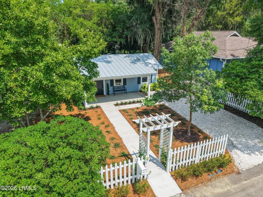 Welcome to 417 Waight Street, a turnkey Lowcountry home that has - photo 26