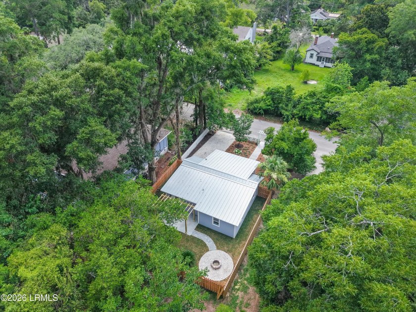 Welcome to 417 Waight Street, a turnkey Lowcountry home that has - photo 29
