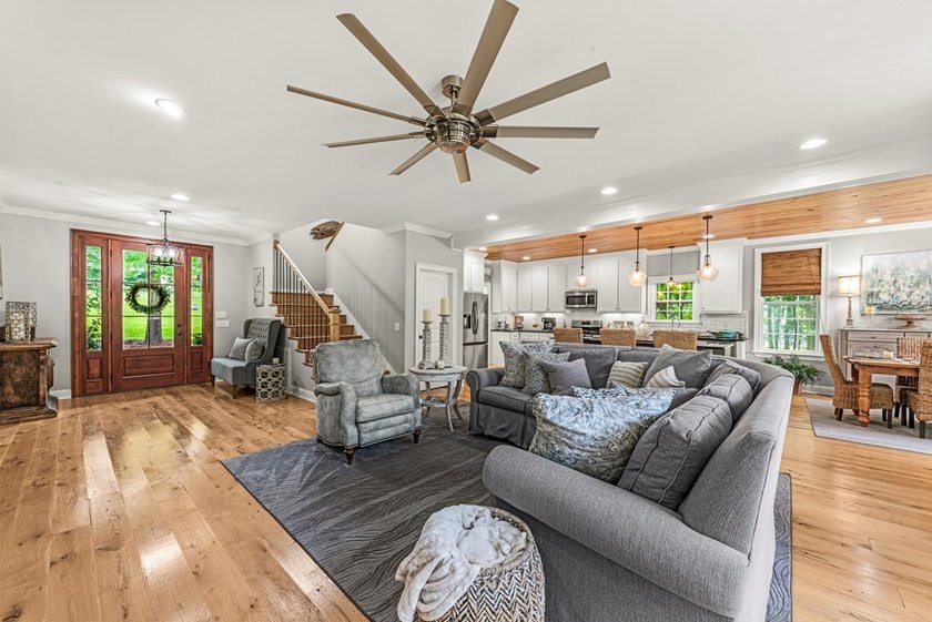 Welcome to 484 Eagles Way, in the gated Eagles Point - photo 12
