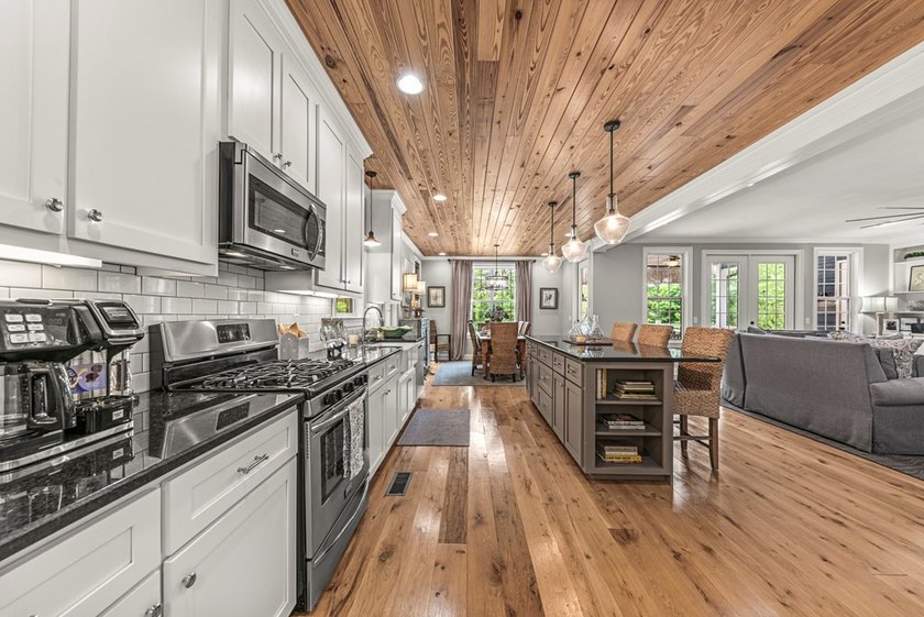Welcome to 484 Eagles Way, in the gated Eagles Point - photo 16