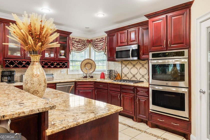 Set on two expansive lots within a private community, this - photo 20
