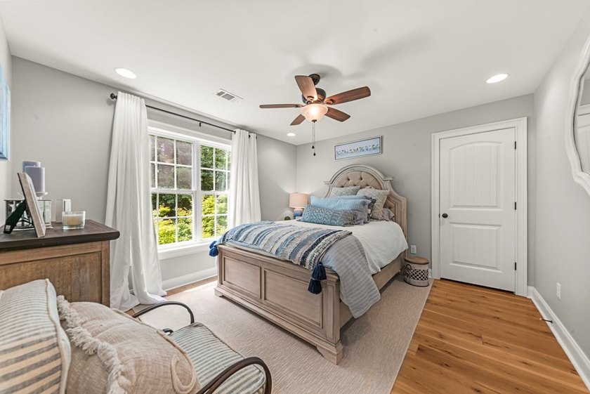 Welcome to 484 Eagles Way, in the gated Eagles Point - photo 33