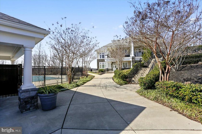 Welcome to refined living in the prestigious Beech Tree Gated - photo 33