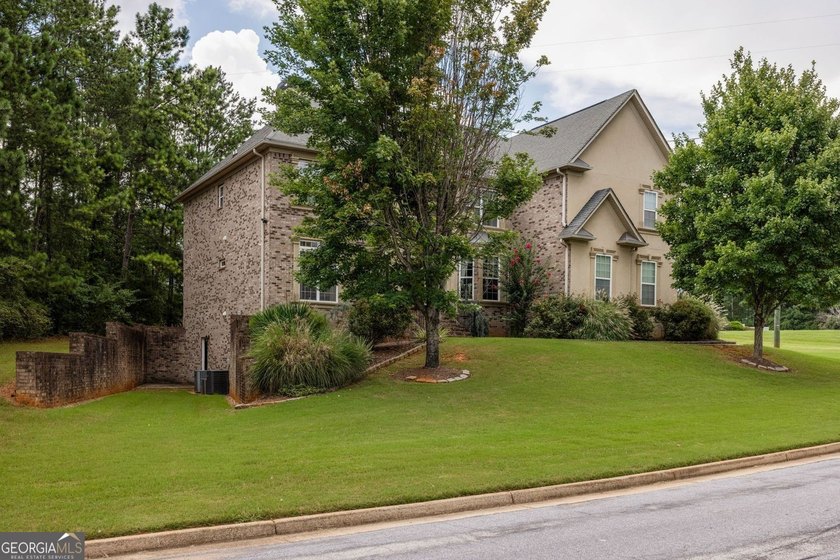 Set on two expansive lots within a private community, this - photo 45