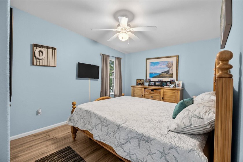 Florida living at its finest in this fully updated Presidents - photo 21