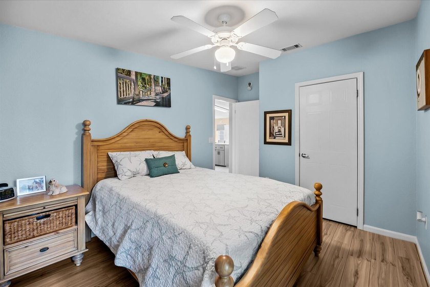 Florida living at its finest in this fully updated Presidents - photo 22