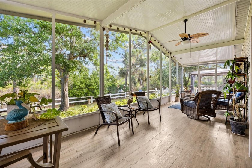 Florida living at its finest in this fully updated Presidents - photo 27