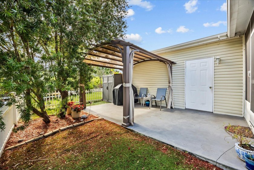 Florida living at its finest in this fully updated Presidents - photo 31