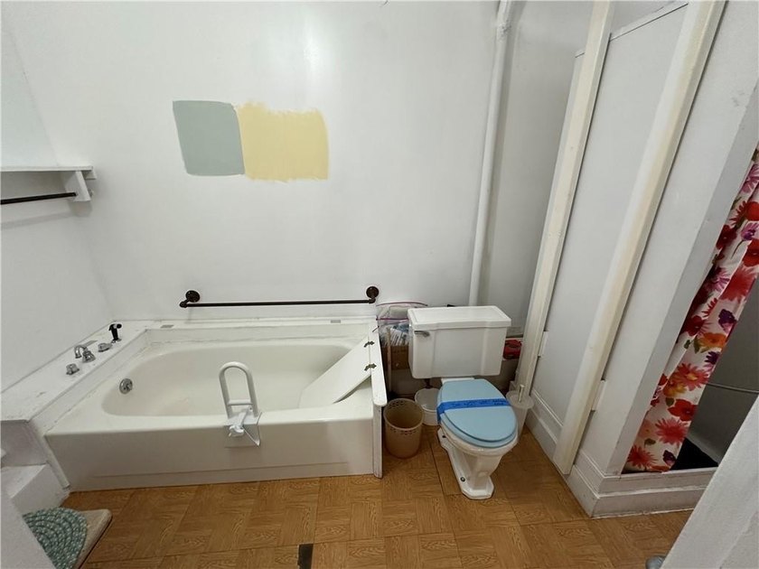 Tarsney Lake house on 4 lots! Cash only as this is more like a - photo 33