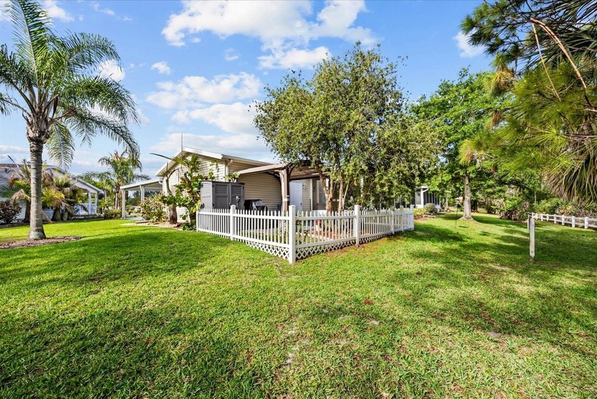 Florida living at its finest in this fully updated Presidents - photo 33