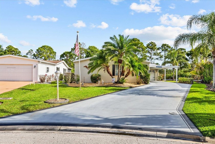 Florida living at its finest in this fully updated Presidents - photo 35