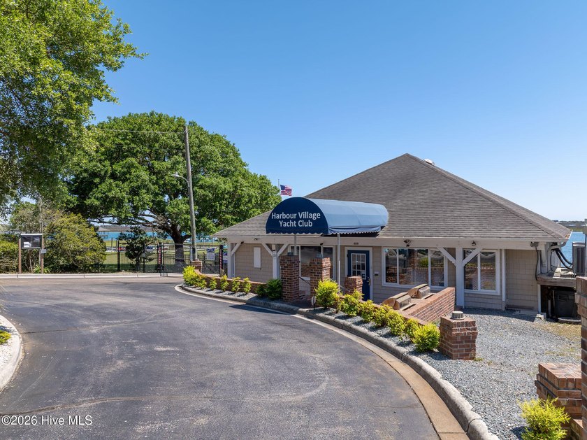 Experience coastal-style living in this expansive 4,000+ sq. ft - photo 3