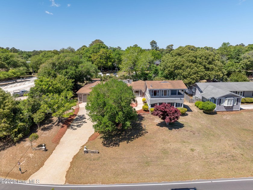Experience coastal-style living in this expansive 4,000+ sq. ft - photo 6
