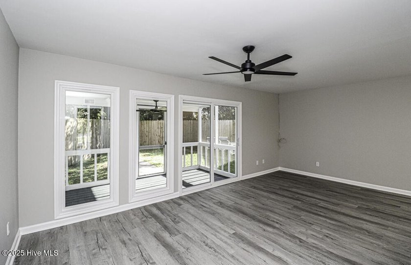 Welcome to this beautifully remodeled 2-bedroom, 2.5-bathroom - photo 21