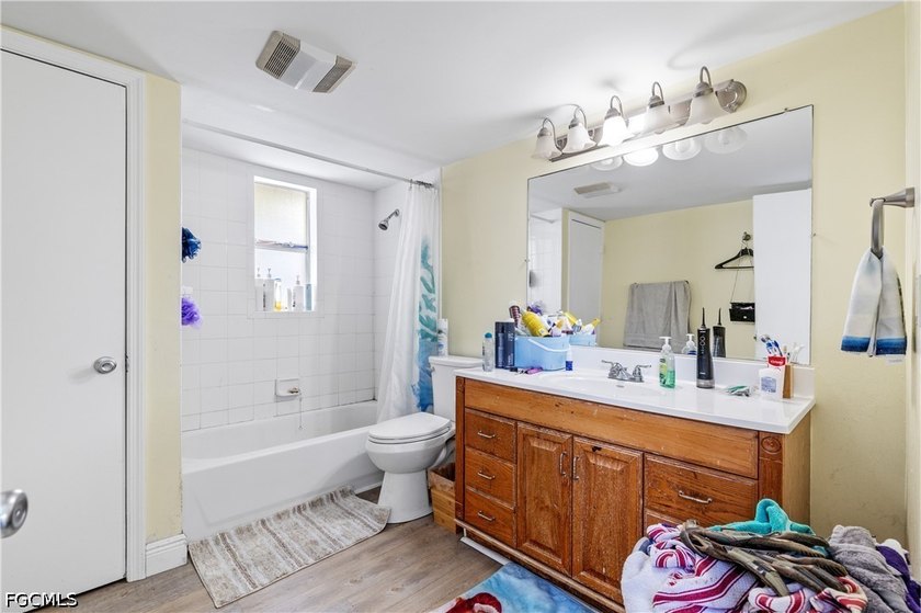 Looking for Space? This is the one. 4 Bedroom, 3 Bath + a Den - photo 22