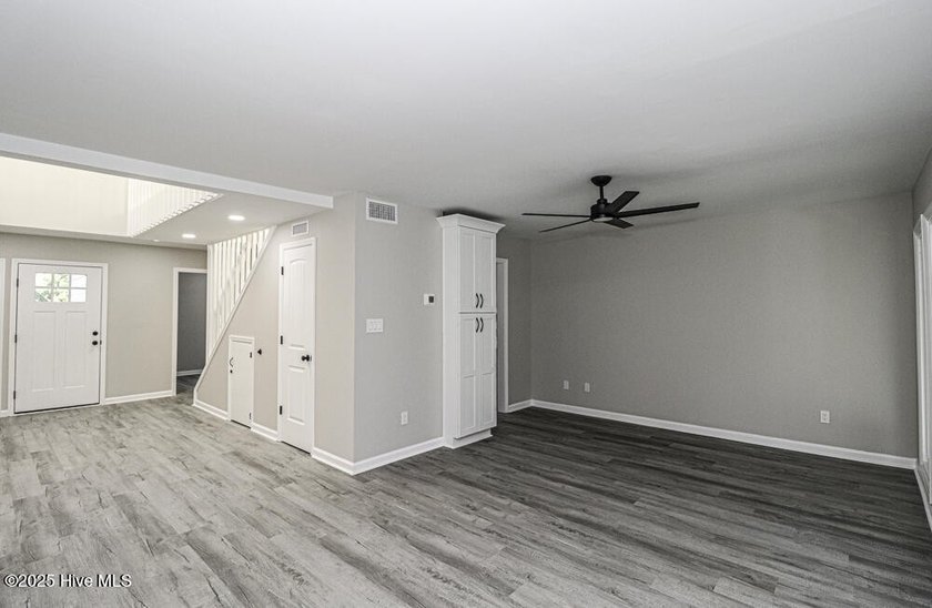 Welcome to this beautifully remodeled 2-bedroom, 2.5-bathroom - photo 23