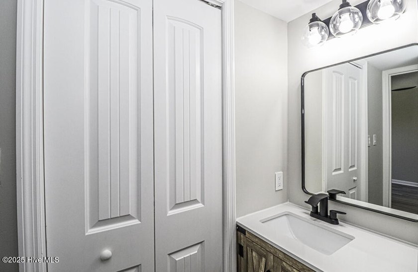 Welcome to this beautifully remodeled 2-bedroom, 2.5-bathroom - photo 35