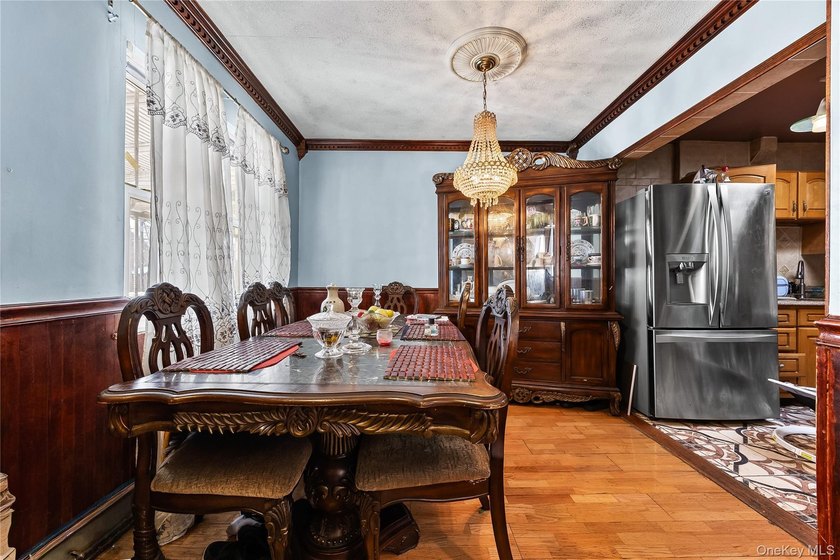 Investment opportunity in the Bronx! This legal 3-family home - photo 5