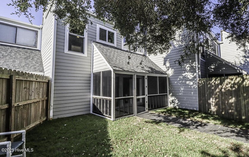 Welcome to this beautifully remodeled 2-bedroom, 2.5-bathroom - photo 49