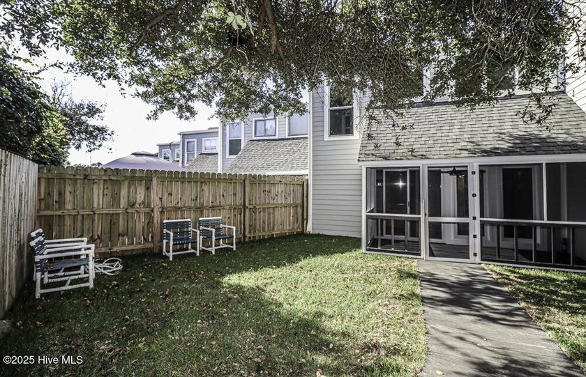 Welcome to this beautifully remodeled 2-bedroom, 2.5-bathroom - photo 50
