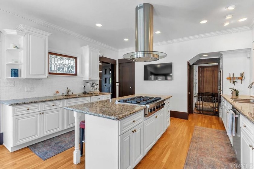 A rare opportunity to lease one of Point Loma's most - photo 12