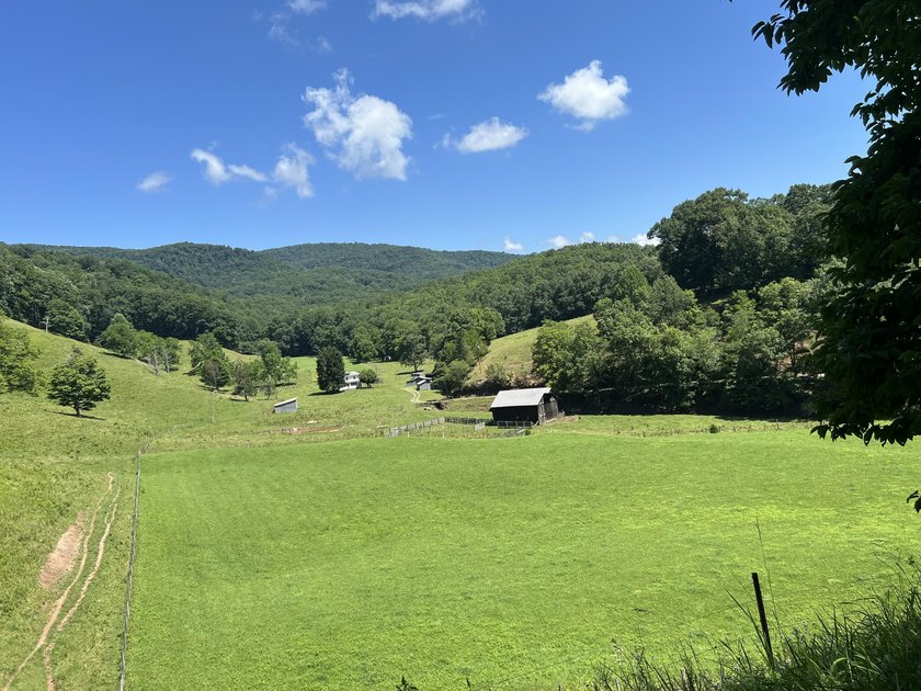 Welcome to the country! This beautiful well-maintained farm has - photo 47