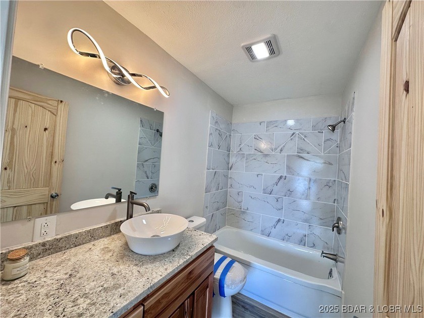 Experience the Ultimate Turnkey Lake Life! Escape to the 66MM - photo 17