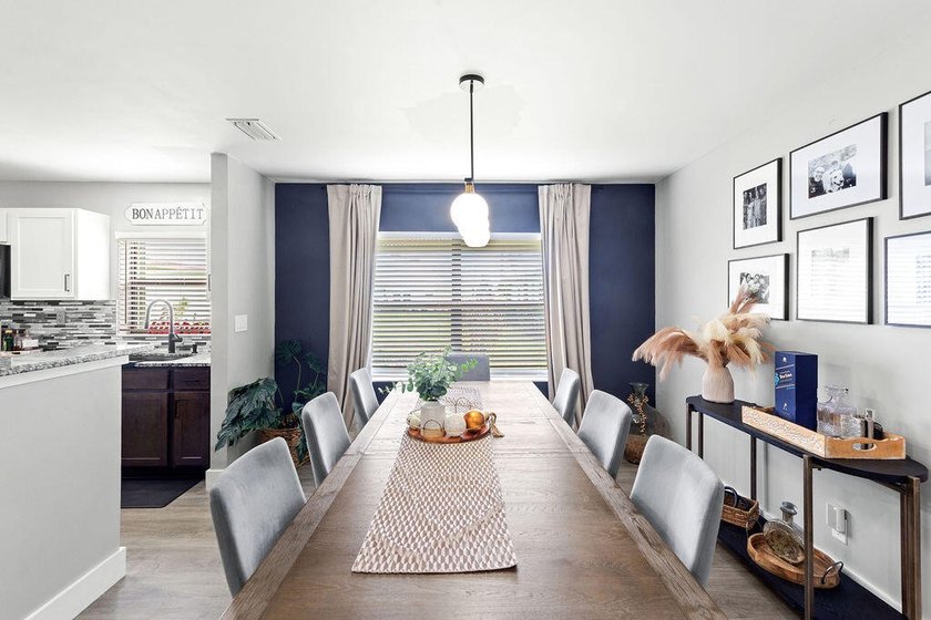 Beautifully renovated 2-bedroom, 2-bath end unit offering - photo 3