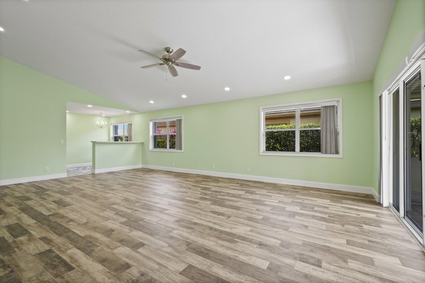 Discover this beautifully renovated 3-bedroom, 2-bath residence - photo 11