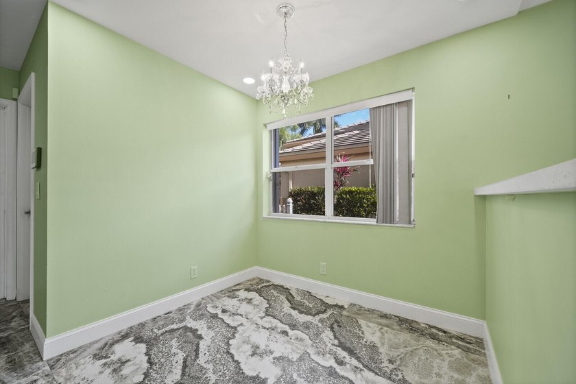 Discover this beautifully renovated 3-bedroom, 2-bath residence - photo 14