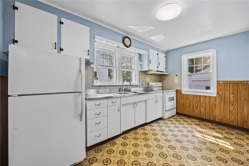 This is the first time this house has ever hit the market!! - photo 18