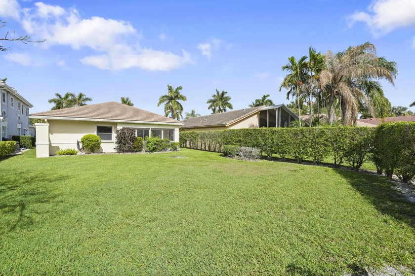Discover this beautifully renovated 3-bedroom, 2-bath residence - photo 36