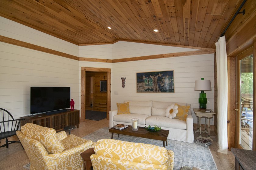 Welcome to this beautifully renovated log home tucked away in a - photo 14