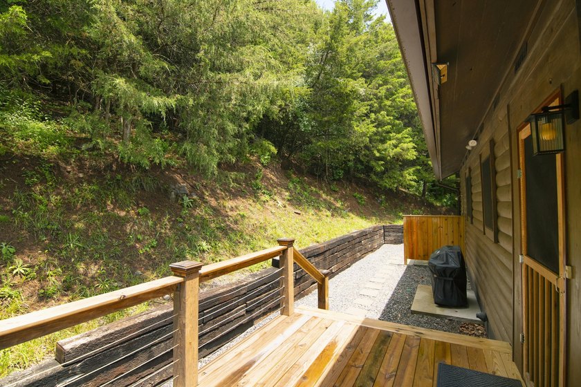 Welcome to this beautifully renovated log home tucked away in a - photo 46