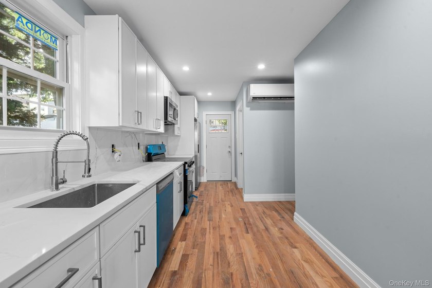 Space, style &amp; modern luxury come together at 2118 Quimby - photo 13