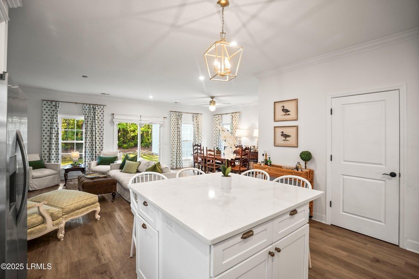 Built in 2021 by renowned local builder Allen Patterson, this - photo 14