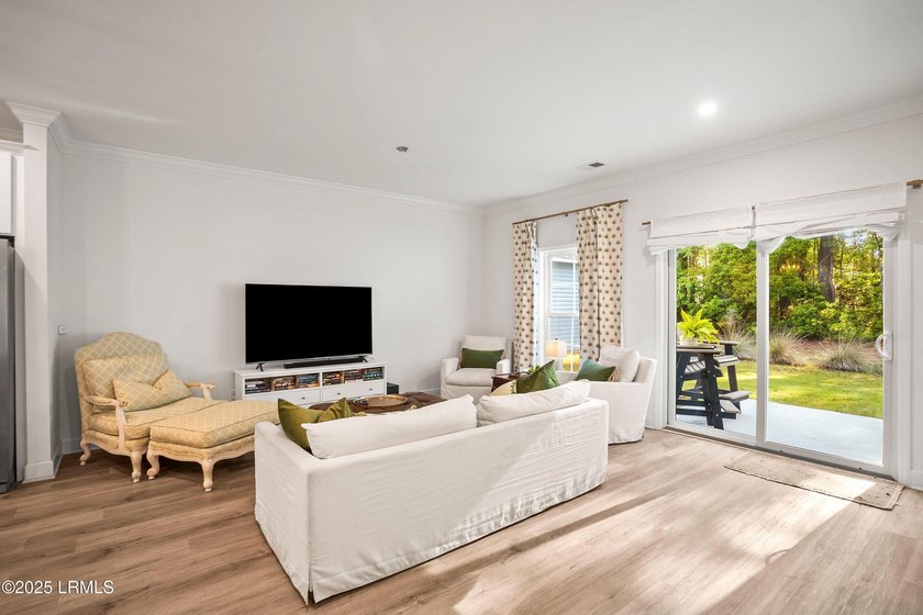 Built in 2021 by renowned local builder Allen Patterson, this - photo 16