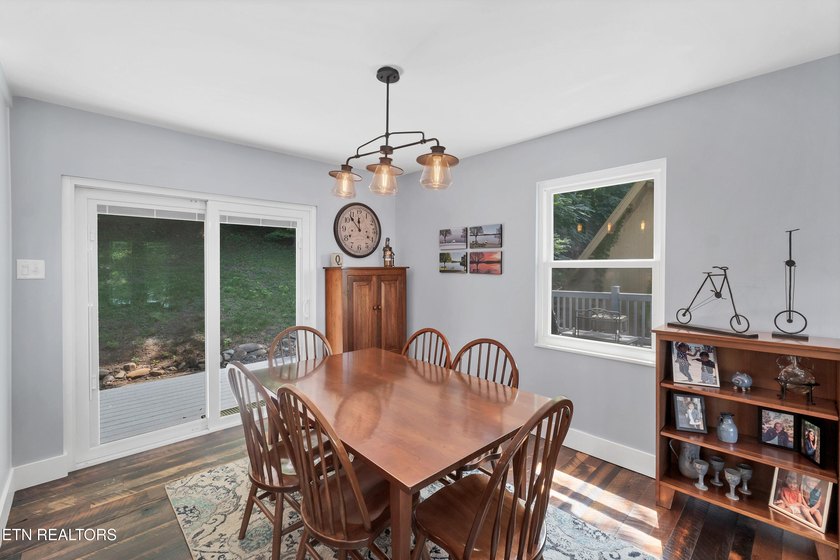 Welcome to lakefront living at its finest! This beautifully - photo 22