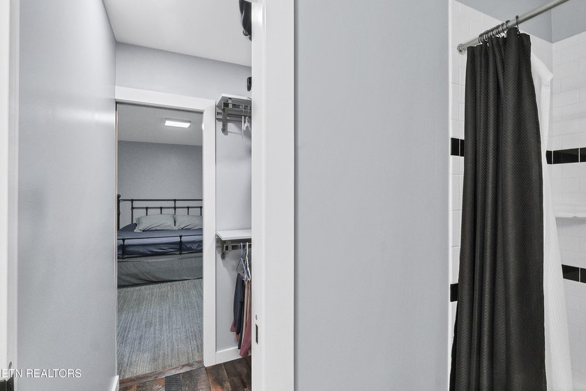 Welcome to lakefront living at its finest! This beautifully - photo 29