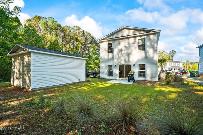 Built in 2021 by renowned local builder Allen Patterson, this - photo 35