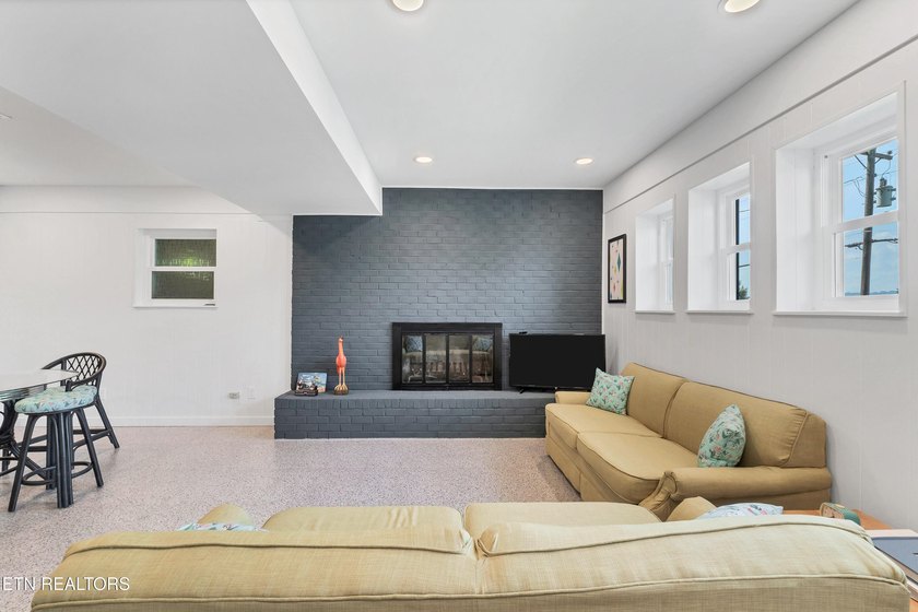 Welcome to lakefront living at its finest! This beautifully - photo 43