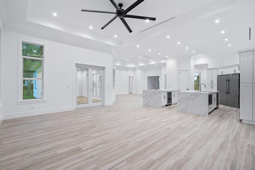 Back on market and priced below recent appriasal, this newly - photo 10
