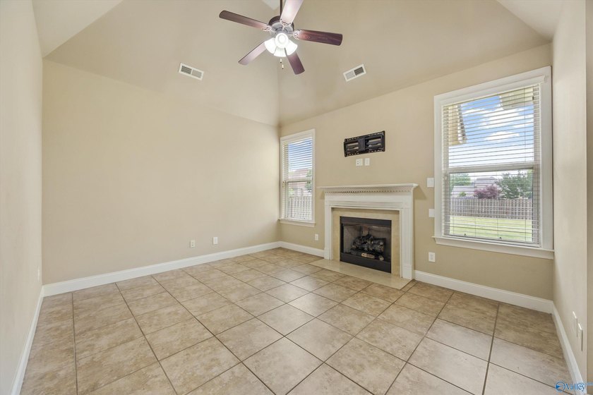 Located in the beautiful Lake Forest subdivision, this home - photo 12