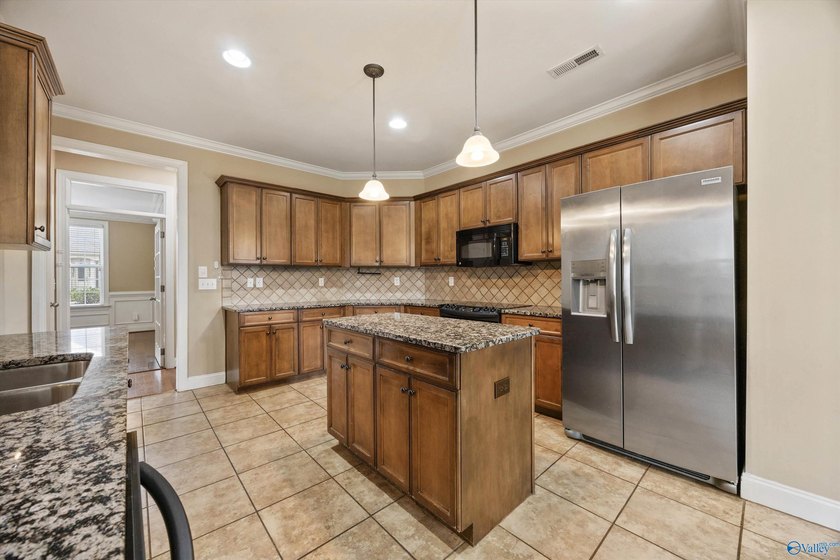 Located in the beautiful Lake Forest subdivision, this home - photo 17