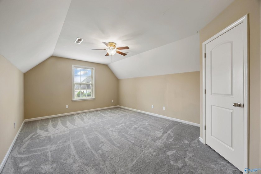 Located in the beautiful Lake Forest subdivision, this home - photo 25